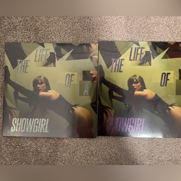 Taylor Swift Other - Taylor Swift The Life of a Showgirl - The Shiny Bug Limited Edition Set of 2